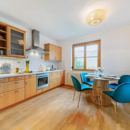 Apartment Haus Mit Donaublick, Terrasse Und Garten