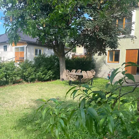 Haus Mit Donaublick, Terrasse Und Garten Apartment