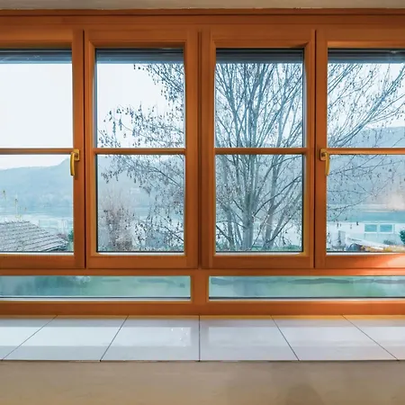 Haus Mit Donaublick, Terrasse Und Garten