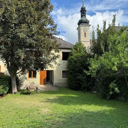 Haus Mit Donaublick, Terrasse Und Garten Apartmán *