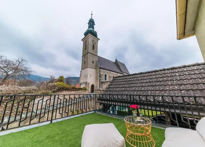 Haus Mit Donaublick, Terrasse Und Garten *