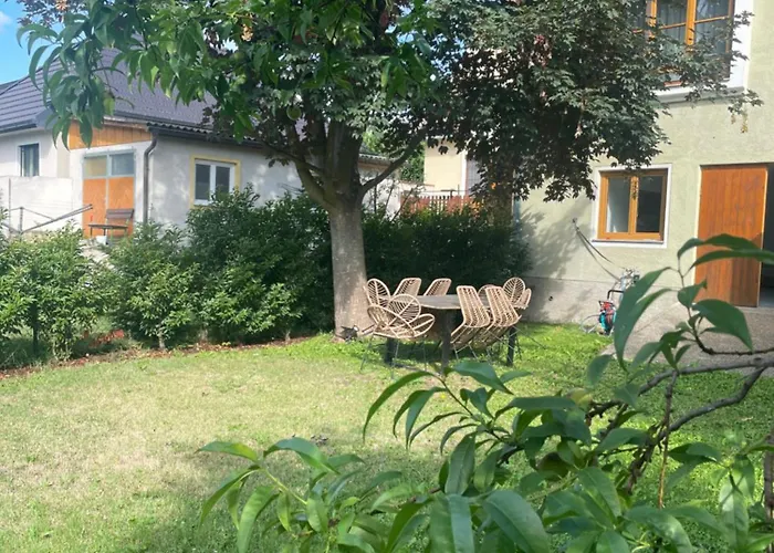 Haus Mit Donaublick, Terrasse Und Garten Apartment
