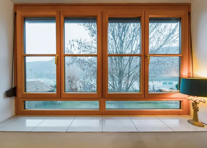 Haus Mit Donaublick, Terrasse Und Garten